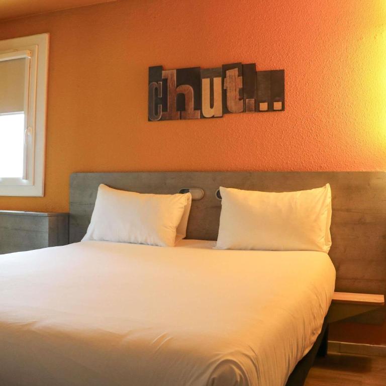 ibis budget Montpellier Sud Près d'Arènes - Chambre lit king-size standard - Accessible aux personnes à mobilité réduite - 1