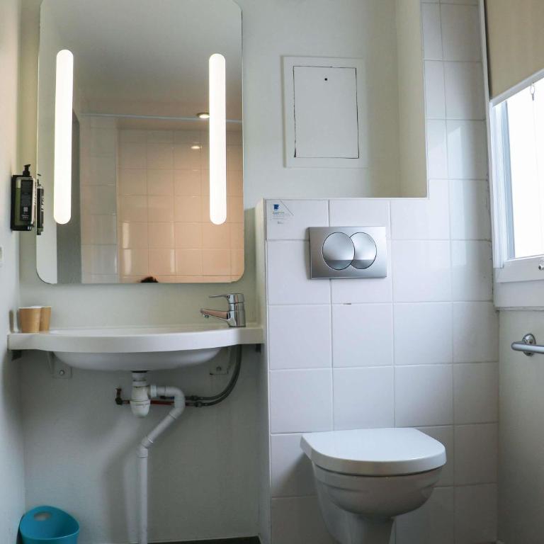 ibis budget Montpellier Sud Près d'Arènes - Chambre lit king-size standard - Accessible aux personnes à mobilité réduite - 4