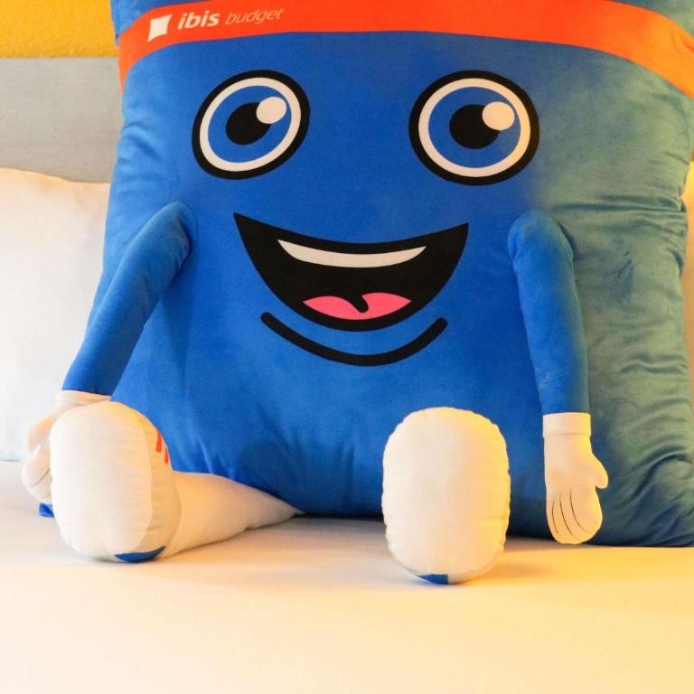 ibis budget Montpellier Sud Près d'Arènes - Chambre lit king-size standard - Accessible aux personnes à mobilité réduite - 8
