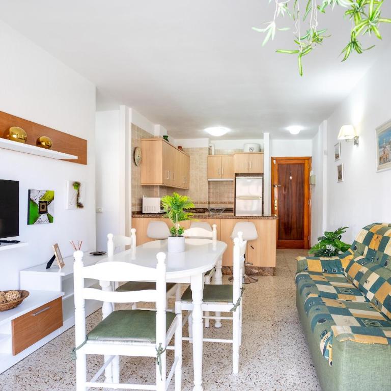 Home2Book Sunny Terrace Apt, el Rincón de ManFe - Apartamento - 6