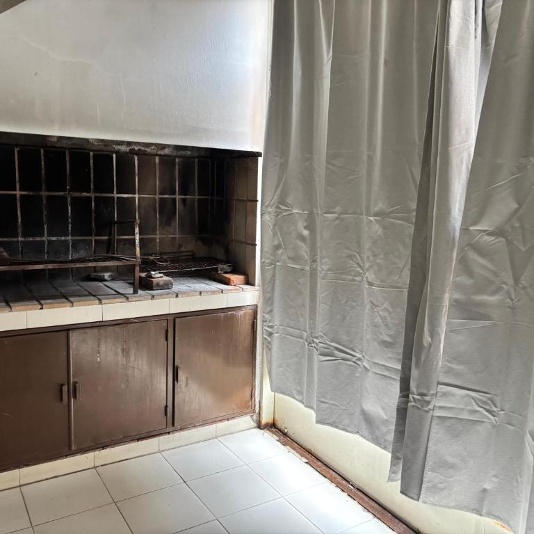 Departamento Villa Carlos Paz centrico de 3 dormitorios con calefacción y cochera incluida capacidad 7 personas - Apartamento de 3 dormitorios - 13