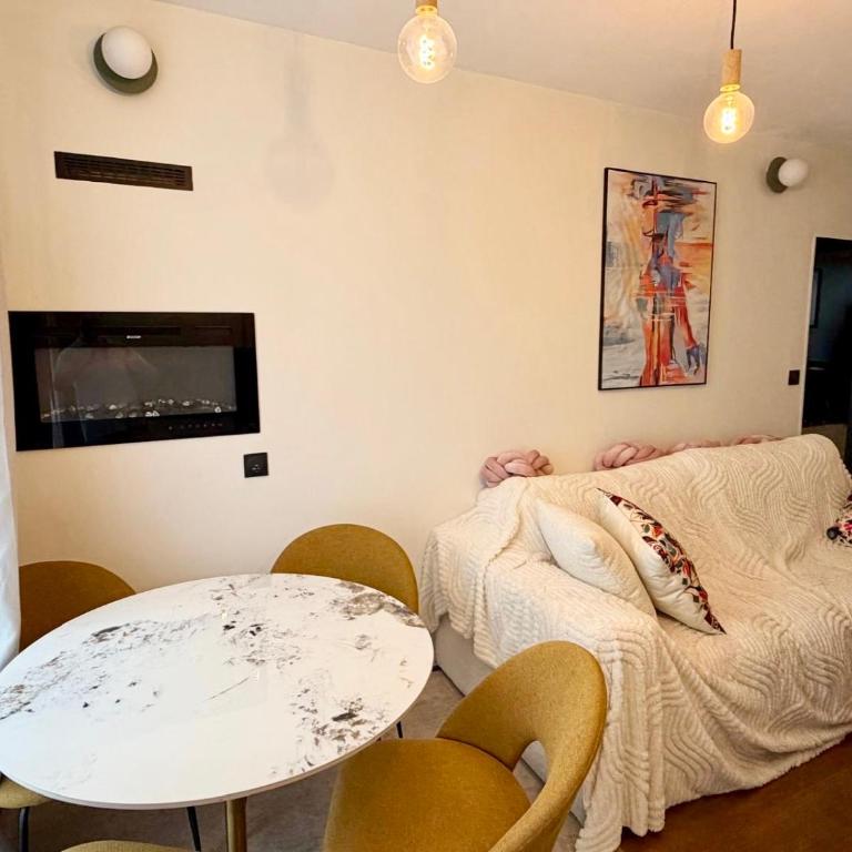 Champs-Elysées Loveroom & Spa - Deluxe One-Bedroom Apartment - 15