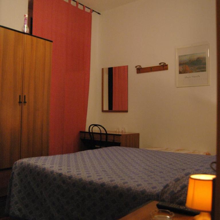 Hotel Major - Camera Matrimoniale Standard con Bagno in Comune - 4