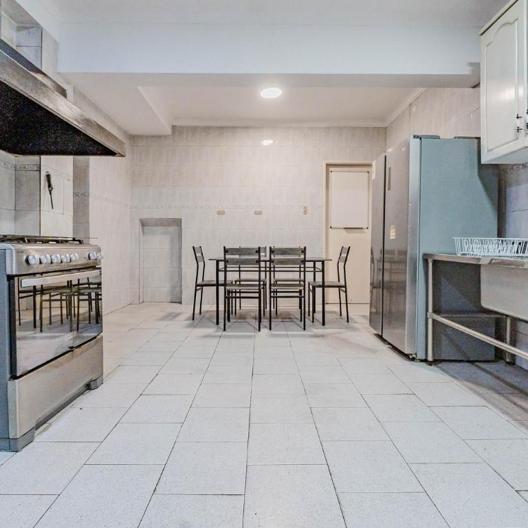 Departamento en Las Condes - Metro Escuela Militar - Apartamento de 4 dormitorios con balcón - 49
