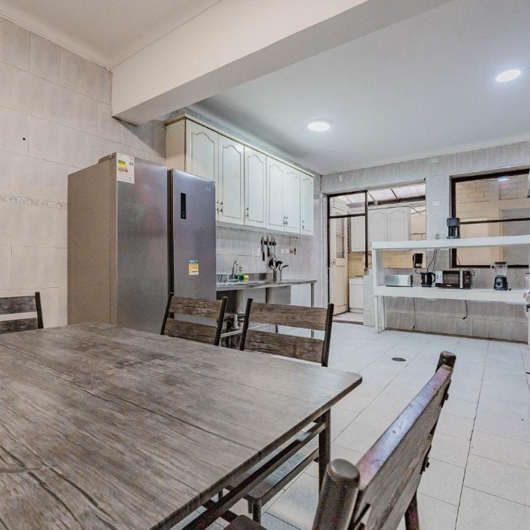 Departamento en Las Condes - Metro Escuela Militar - Apartamento de 4 dormitorios con balcón - 53