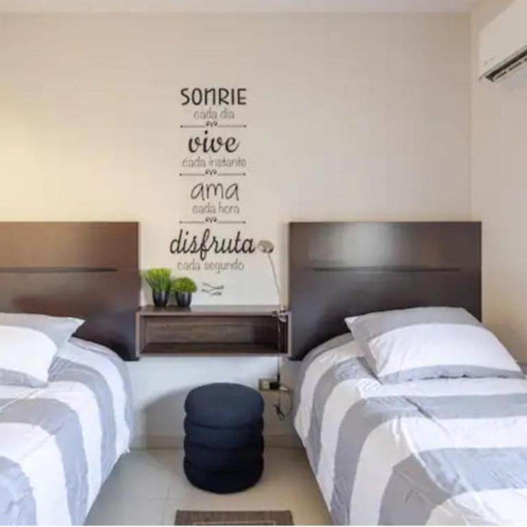 Amplio Apt con 3HAB a 8 min de Fundidora Cintermex - Apartamento de 3 dormitorios - 8