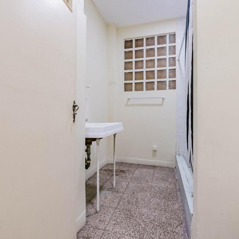 Amplio departamento en Las Condes - Metro Escuela Militar - Apartamento - 38