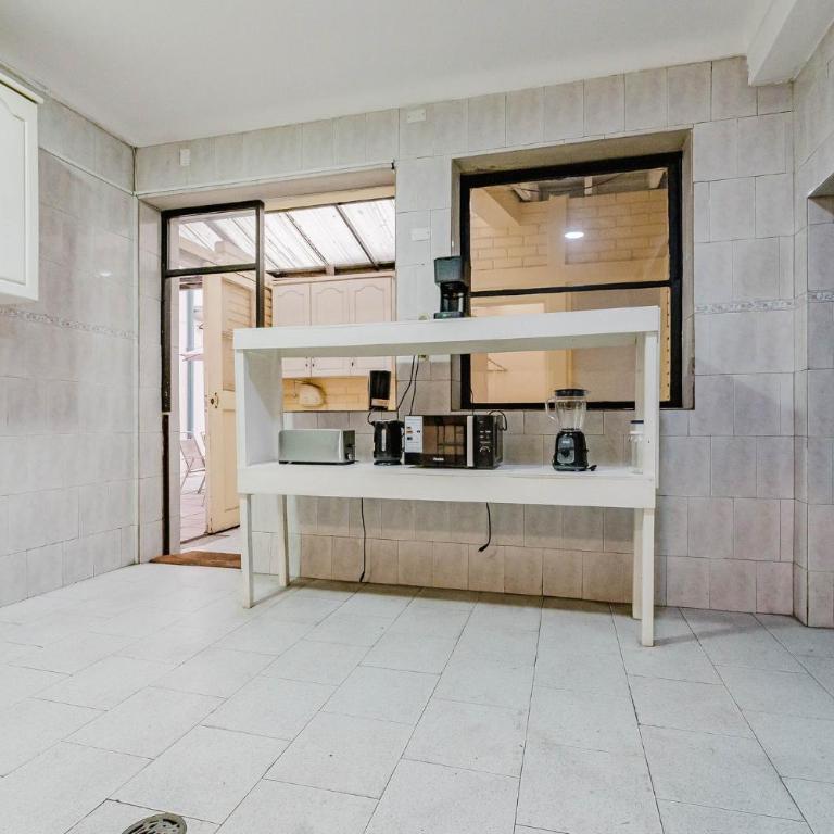 Amplio departamento en Las Condes - Metro Escuela Militar - Apartamento - 73