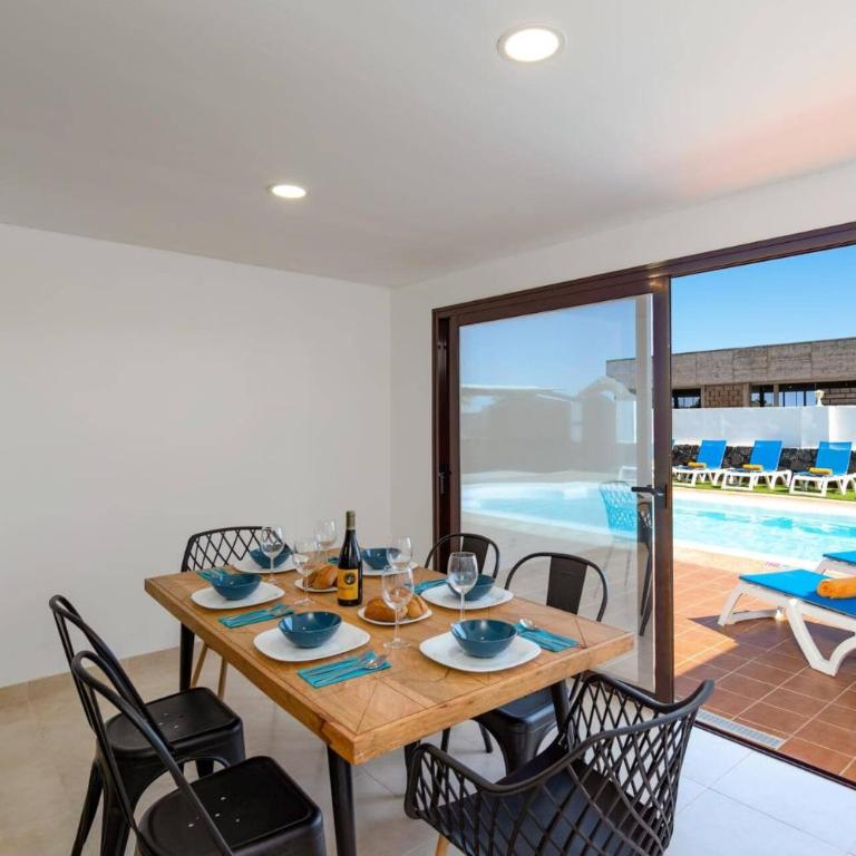 Villa Ishara by Villa Plus - Villa - 5