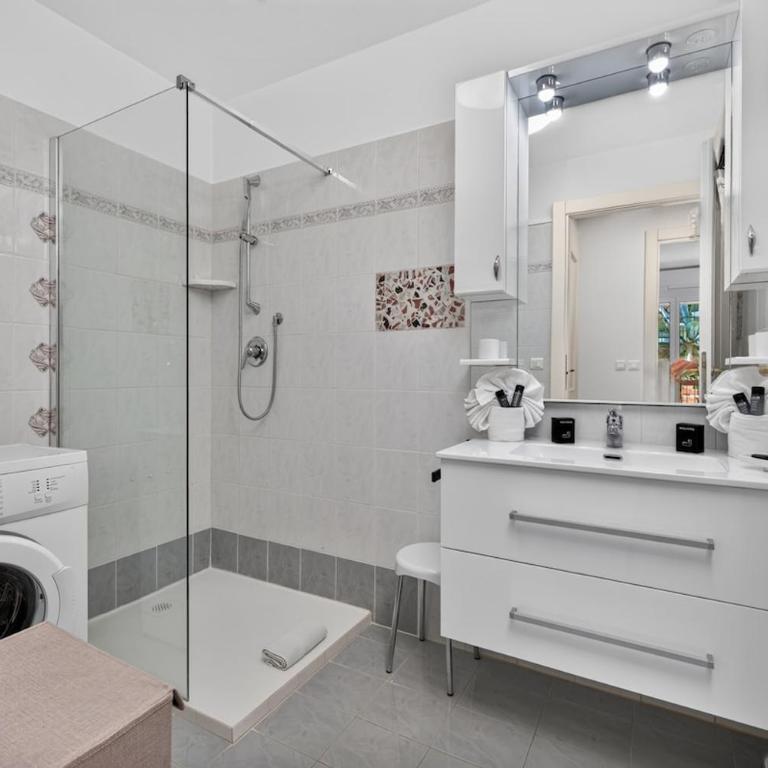Appart avec terrasse, patio et garage à Menton - Appartement 1 Chambre avec Jardin - 29