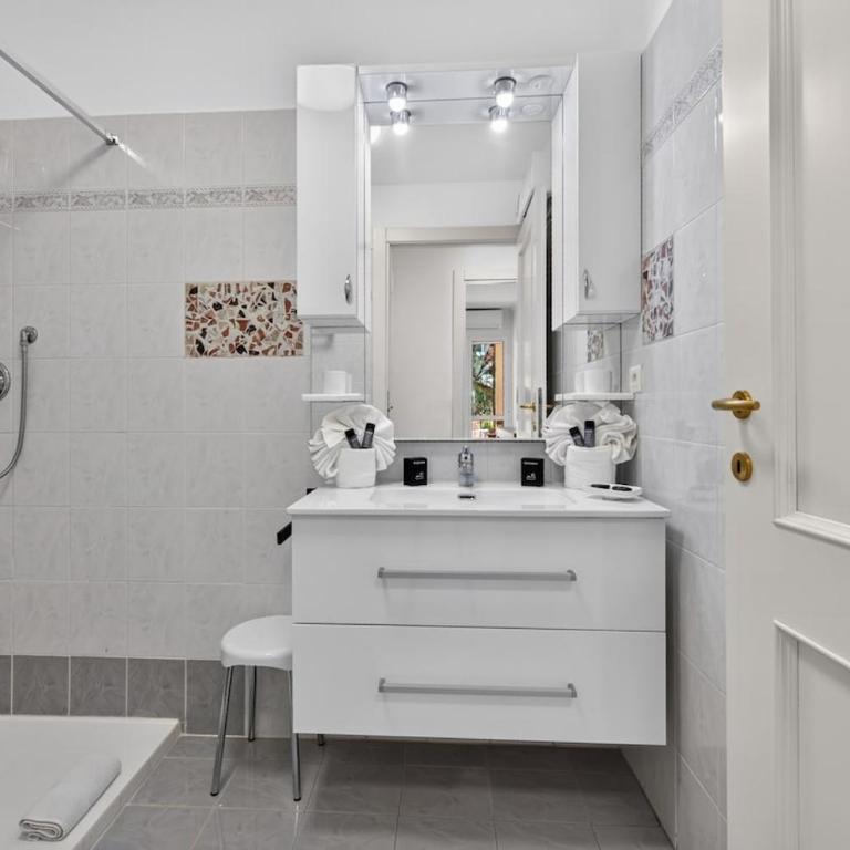Appart avec terrasse, patio et garage à Menton - Appartement 1 Chambre avec Jardin - 31