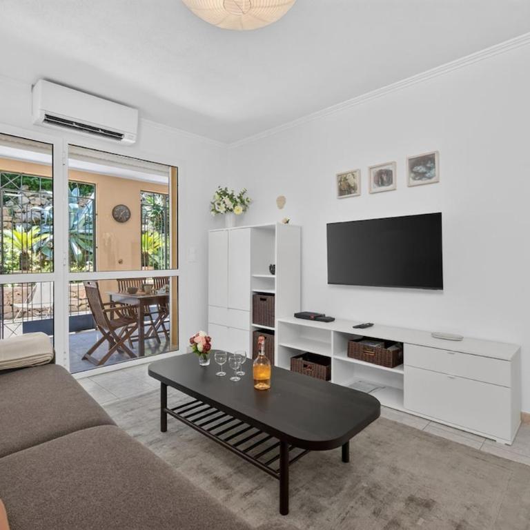 Appart avec terrasse, patio et garage à Menton - Appartement 1 Chambre avec Jardin - 11