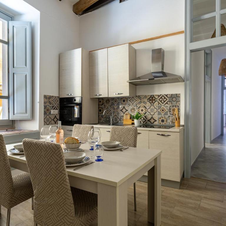 Sundira Traditional House - Two-Bedroom Apartment - 11