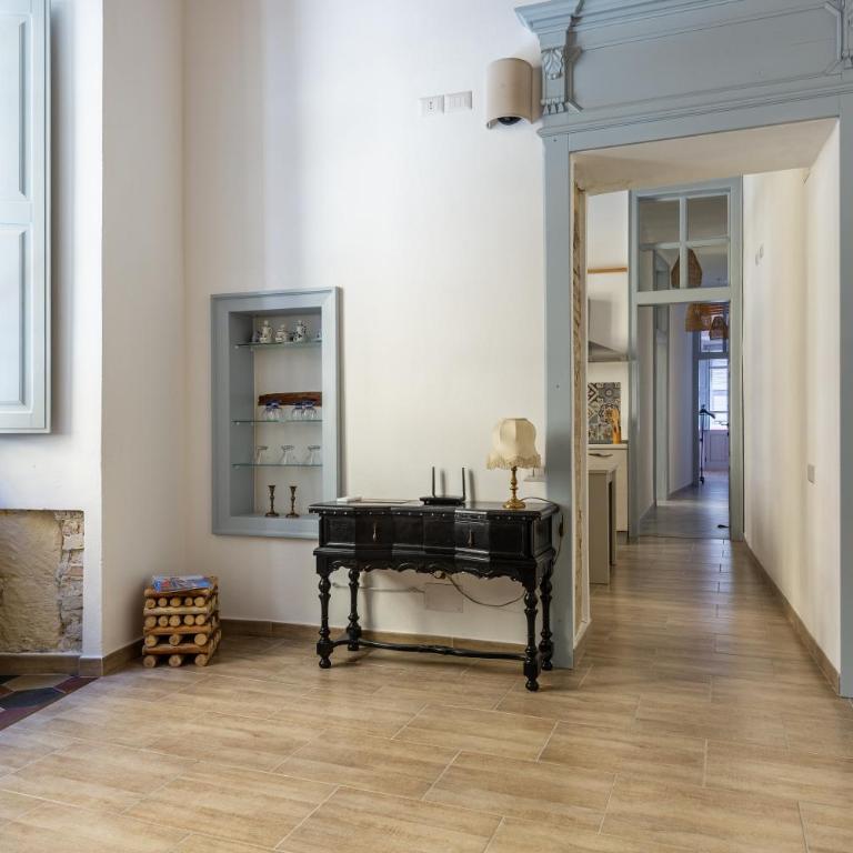 Sundira Traditional House - Two-Bedroom Apartment - 14