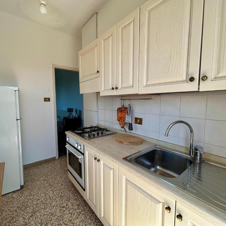 Dimora Liberty - Appartamento con 2 Camere da Letto e Vista Lago - 4