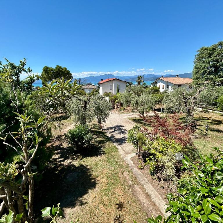 Dimora Liberty - Appartamento con 2 Camere da Letto e Vista Lago - 12