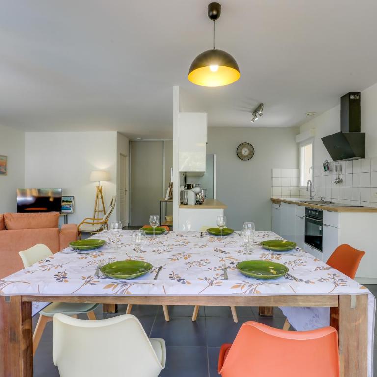 Maison 6 personnes climatisée, Jaccuzzi, à 5 m des plages et du port - Villa 3 Chambres - 7