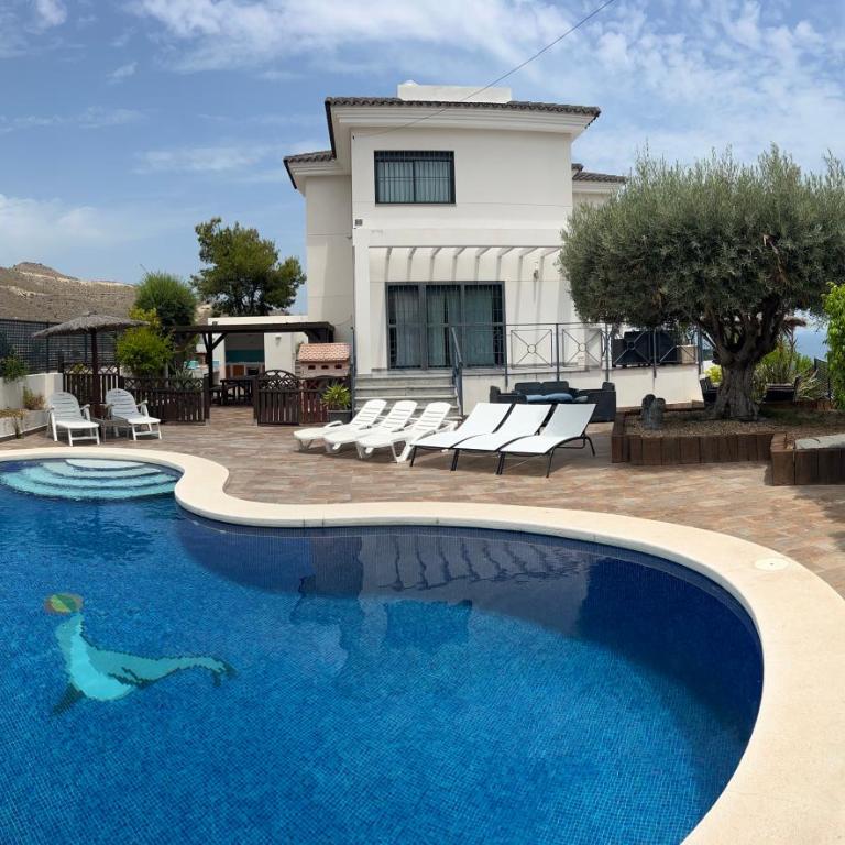 Villa moderna con piscina - Villa - 1
