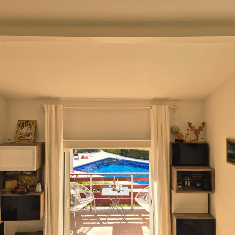 Duplex au bord du Golf, Piscine dans la résidence, Clim & Wifi - ROSSIconciergerie - Linge inclus - Two-Bedroom Apartment with Pool View - 15
