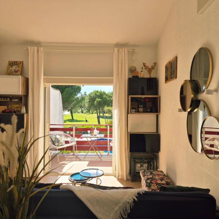 Duplex au bord du Golf, Piscine dans la résidence, Clim & Wifi - ROSSIconciergerie - Linge inclus - Two-Bedroom Apartment with Pool View - 17