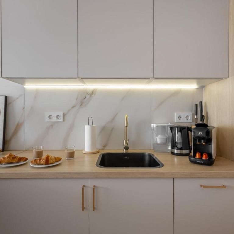 First Line by Leo Apartments - One-Bedroom Apartment - 4