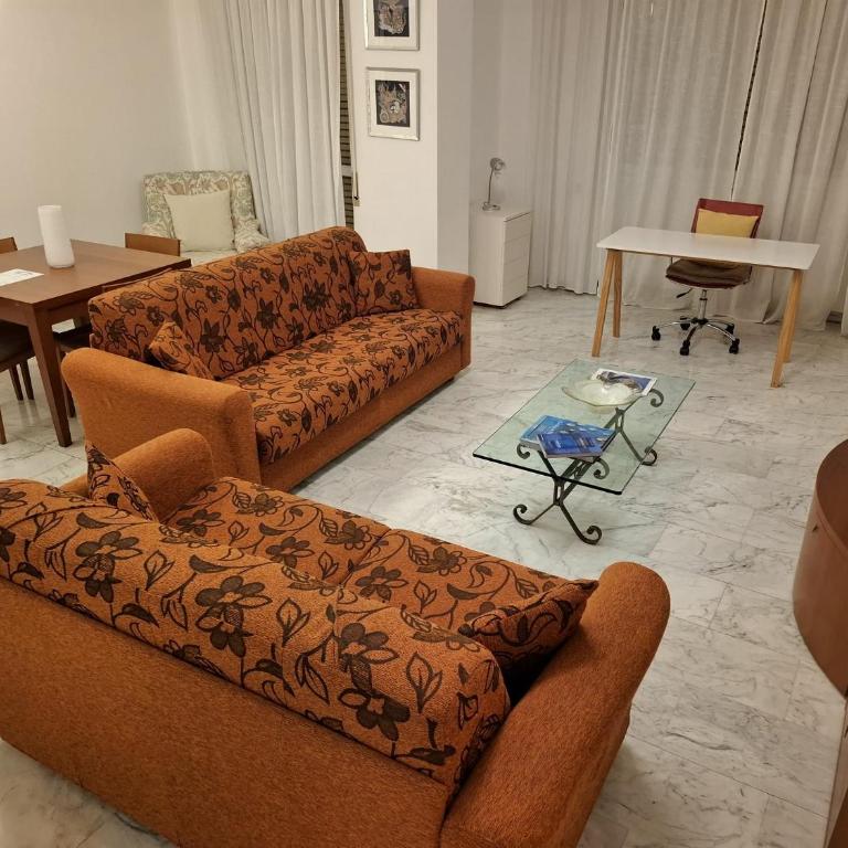 Paola' s home-terrace and metro - One-Bedroom Apartment - 19