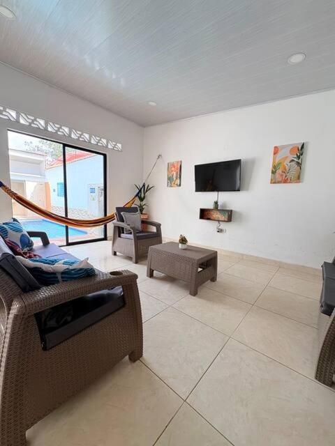 Casa vacacional - Four-Bedroom Vacation Home - 4