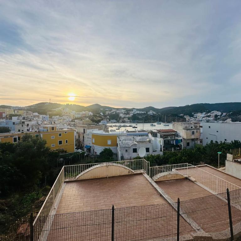 PELAGOS - Agenzia Immobilevante - Appartamento con 3 Camere da Letto e Vista Mare - 6