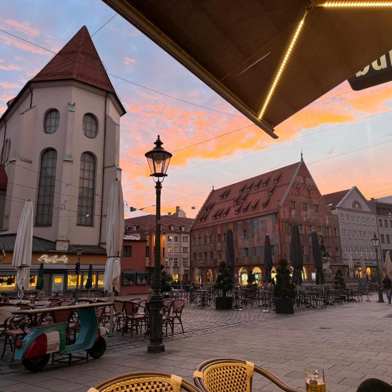 Wunderschöne Perle in Bestlage von Augsburg - Apartment mit 1 Schlafzimmer - 2