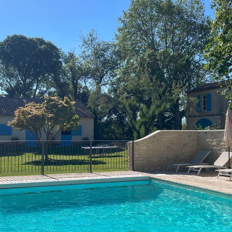 Les cavaliers, gîte avec piscine en Provence - Three-Bedroom House - 14