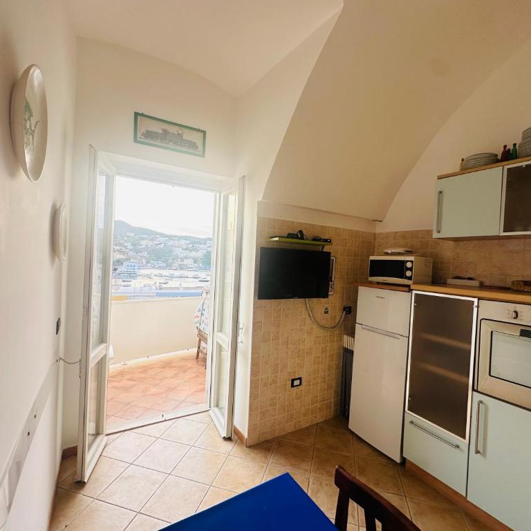 PELAGOS - Agenzia Immobilevante - Appartamento con 3 Camere da Letto e Vista Mare - 19