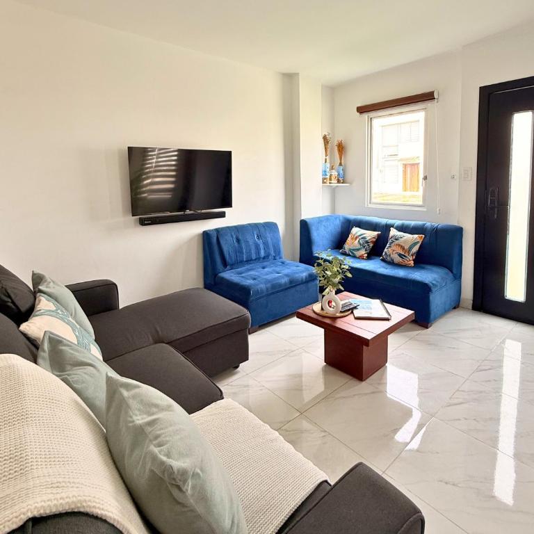 Casa Familiar a Pasos del Mar Playa y Felicidad - Casa de 3 dormitorios - 94