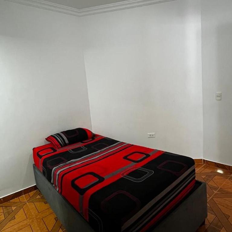 Hermoso y amplio apartaestudio muy bien ubicado en la Castellana - One-Bedroom Apartment - 7