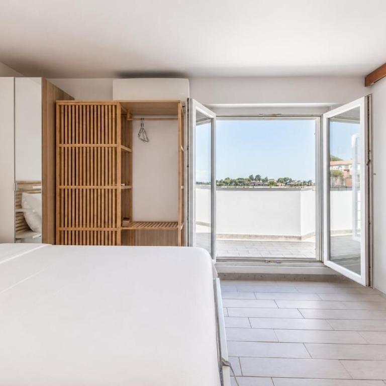 Apartment with a view near Ospedale St Pietro - Appartamento con 1 Camera da Letto - 2