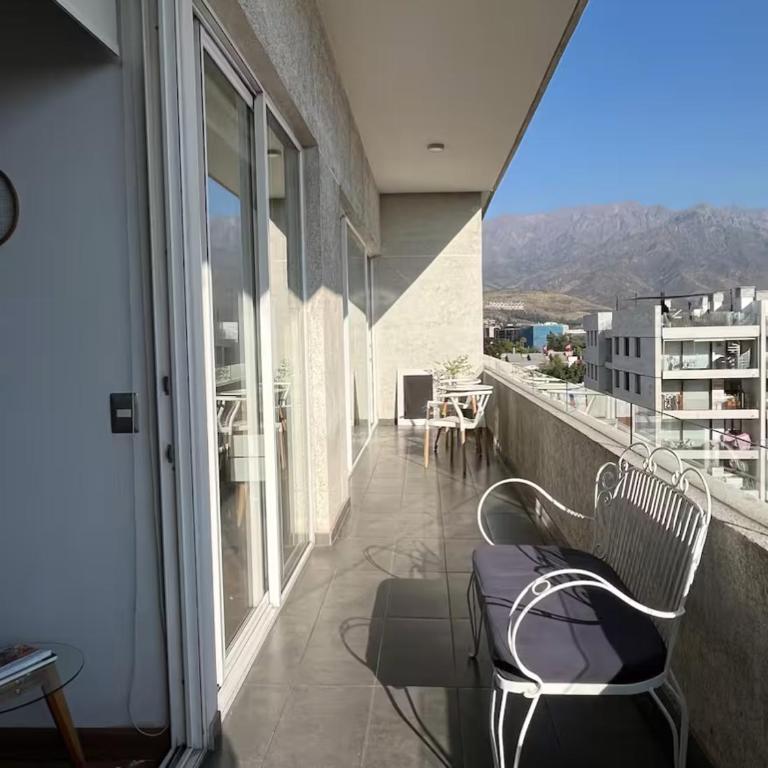 Luminoso departamento en excelente ubicación - Two-Bedroom Apartment - 6