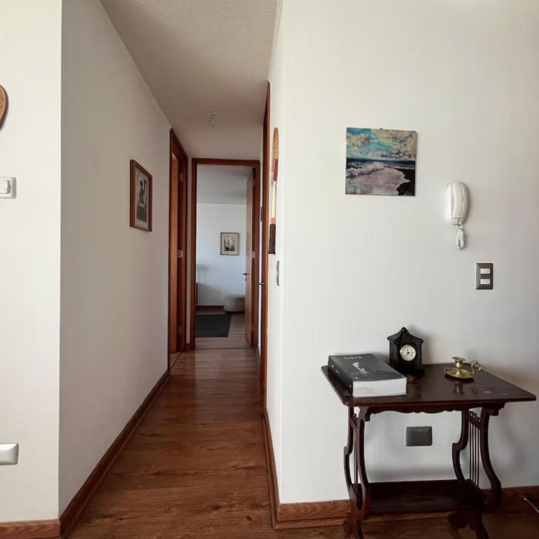 Luminoso departamento en excelente ubicación - Two-Bedroom Apartment - 10