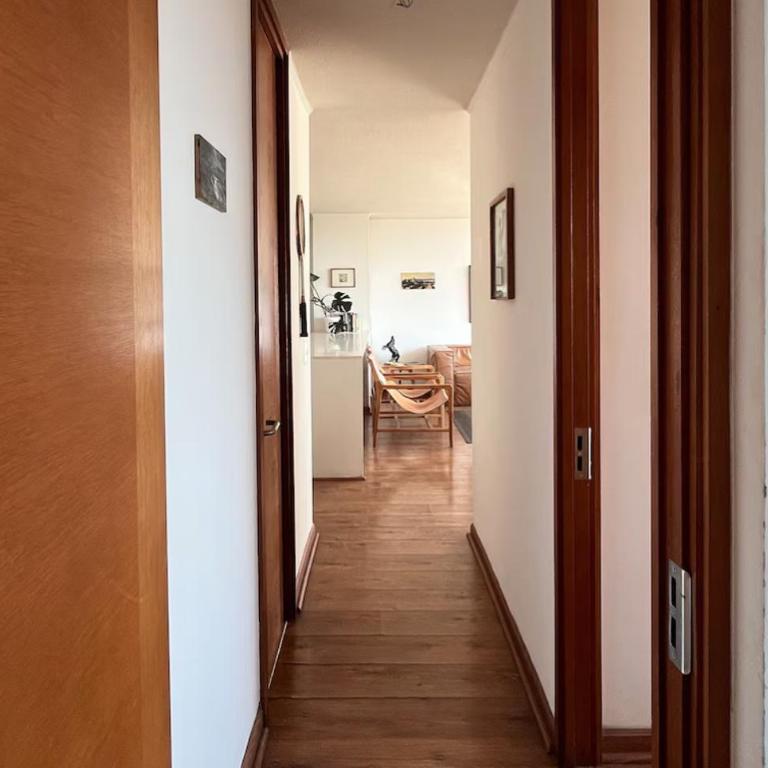 Luminoso departamento en excelente ubicación - Two-Bedroom Apartment - 14