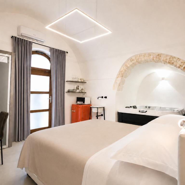 Ostuni Luxury Room - Camera King con Vasca Idromassaggio - 2