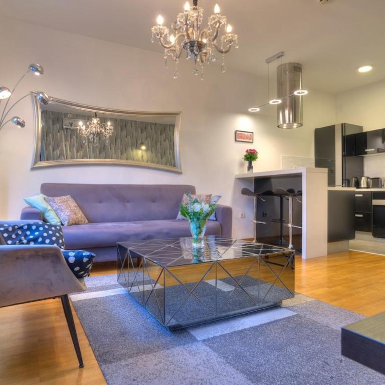 Red Cross Central Apartment-PARKING - Appartement 2 Chambres - 17