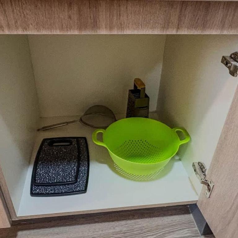 24-7 Desk 24 Studio with heater 15 min wlkg to metro station - Apartment - 10