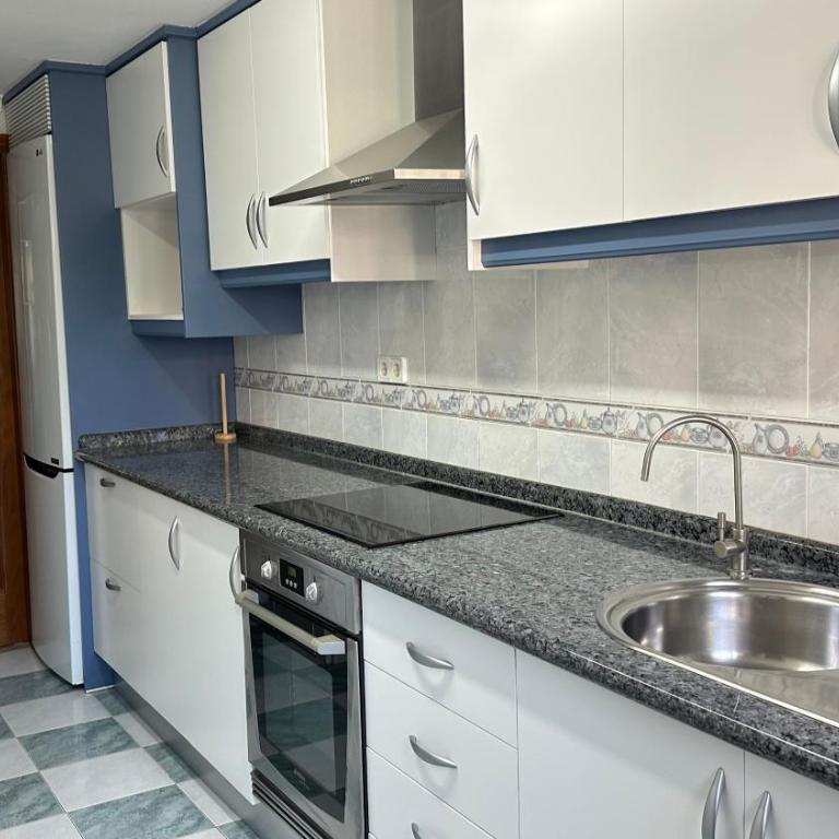 Ap BERMUDAS GANDIA - Solo familias - Apartamento Deluxe de 3 dormitorios - 11