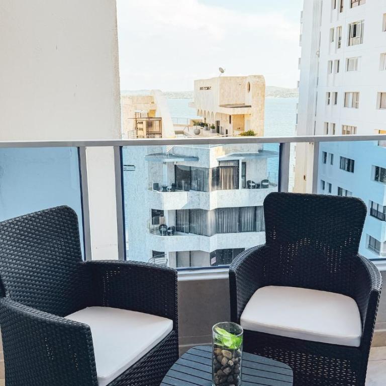 Apto frente al mar - Piso 10 - Piscina - El Laguito - One-Bedroom Apartment - 15