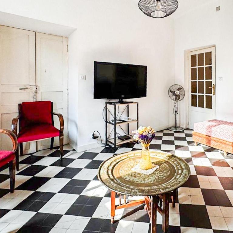 3 Bedroom Cozy Apartment In Ajaccio - Appartement 3 Chambres - 3