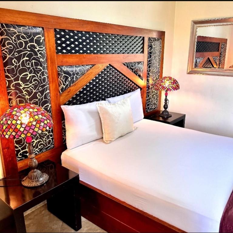 Hotel Plaza Garibaldi - Queen Room with Balcony - 27