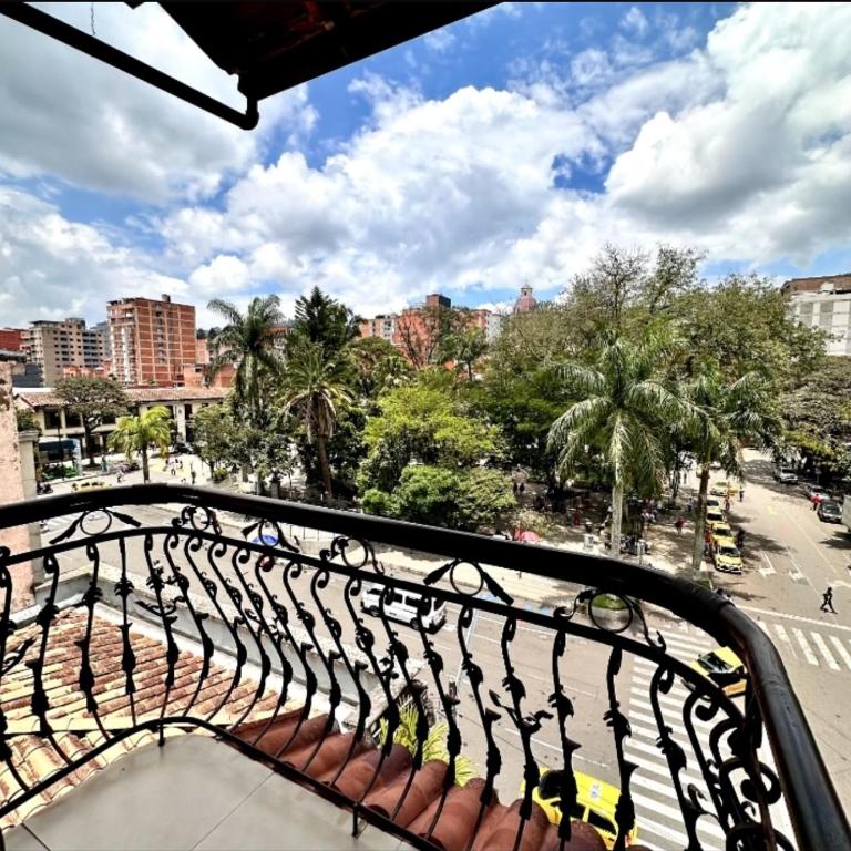 Hotel Plaza Garibaldi - Queen Room with Balcony - 40