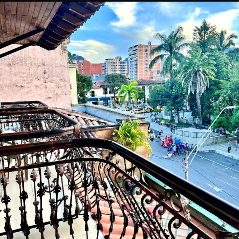 Hotel Plaza Garibaldi - Queen Room with Balcony - 39