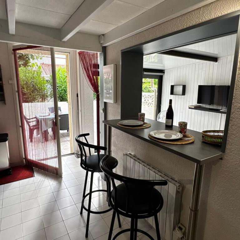 Pavillon vacances 4 pers., parking, clim, proche plage - FR-1-732-28 - Maison de Vacances - 12