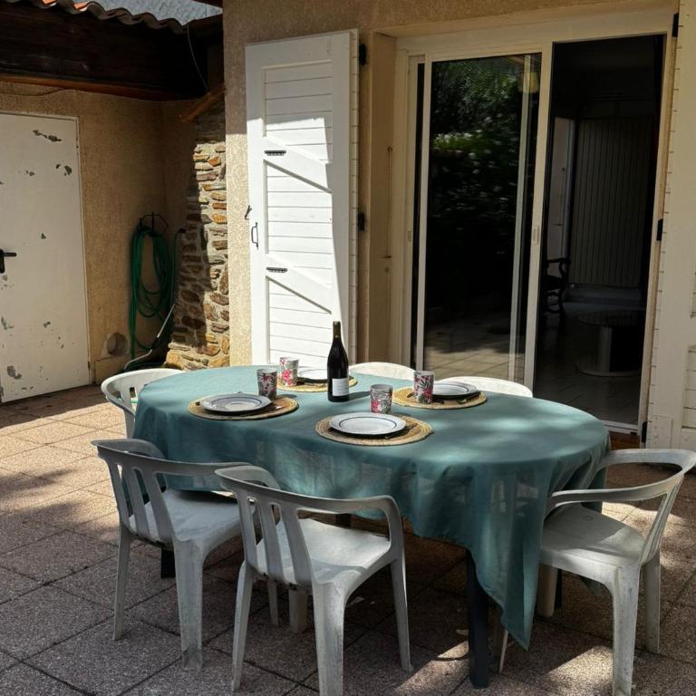 Maison 6 personnes à 150m de la plage avec terrasse - FR-1-732-107 - Maison de Vacances - 2