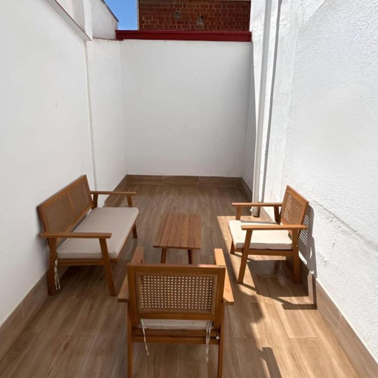 Chic Central Haven with Terrace - Apartamento de 2 dormitorios - 4