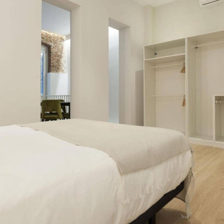 Bright Group Haven with Elevator - Apartamento de 2 dormitorios - 11